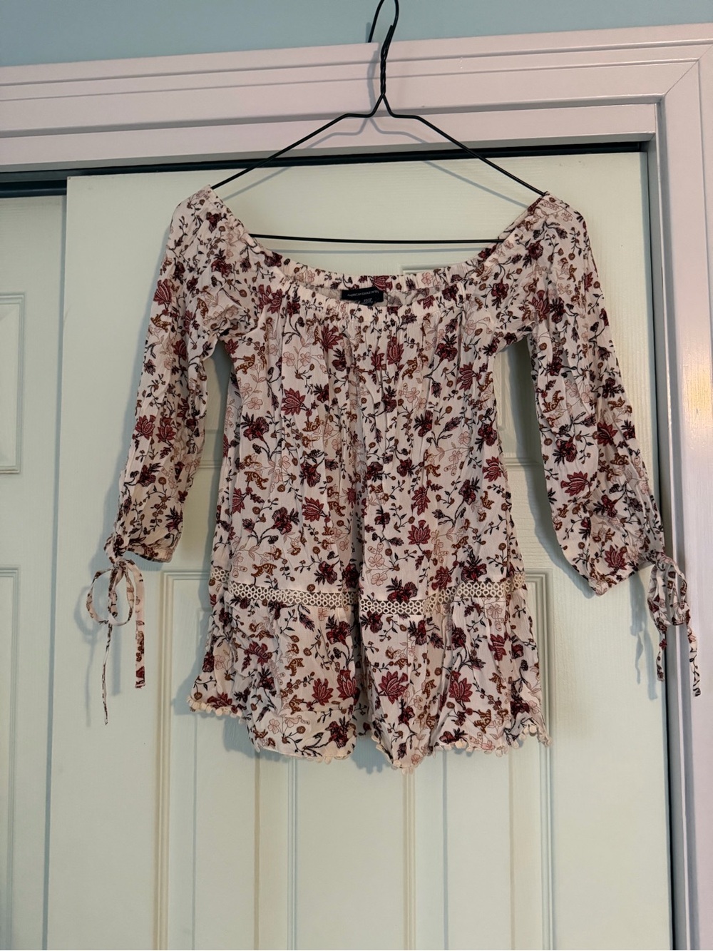 AE Floral Off-Shoulder Peasant Top - Cream with Rust Floral